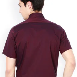 Van Heusen Men Burgundy Regular Fit Solid Formal Shirt image 3
