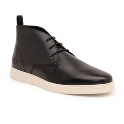 THOMAS CRICK Men Round Toe Leather Chukka Boots image 3