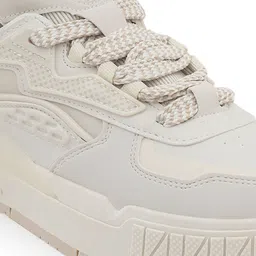 Red Tape Men Lace-Ups Round Toe Sneakers image 5