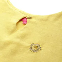 Varanga Floral Embroidered Sequinned Chanderi Silk Kurta with Trousers & Dupatta image 2