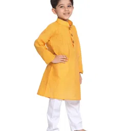 VASTRAMAY Kids Yellow & White Cotton Self Pattern Kurta Set image 3
