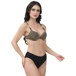 quttos PrettyCat Underwire Pushup Padded Front Open Sexy Bra Panty Set with Chain Strap image 4
