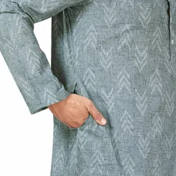 studio shringaar Men's Cotton Blend Relaxed Fit Ikat Printed Knee Length Kurta image 4
