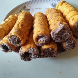 Chaklasiya Chocolate Crispy & Pure Veg Cream Rolls (pack of 10 Rolls) Gujarati Creame Roll image 1