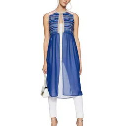 aurelia Women's Cape Gilet Fitted image 5