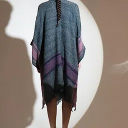khaleej Women Kunzite Lightweight Cape image 4