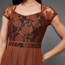 miss chase Women's Sweetheart Neck Raglan Sleeve Floral Lace Overlaid Crepe Regular Length Jumpsuit image 5