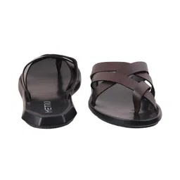 metro Men Synthetic Leather Chappal image 5