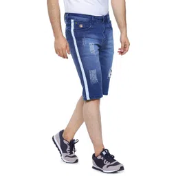 campus sutra Men's Solid Blue Distressed Denim Shorts Regular Fit For Casual Wear | Cotton Blend Fabric | Stretchable | Mid-Rise Shorts Crafted With Comfort Fit & High Performance For Everyday Wear image 2