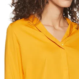 nush by anushka sharma Women's Plain Regular fit Top image 4