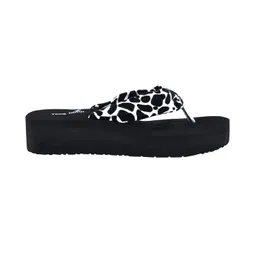time jump Women's Platform Flip Flops with Leopard Print Straps, Black Base image 5