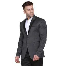 tahvo Men's Tuxedo with Hanky image 2