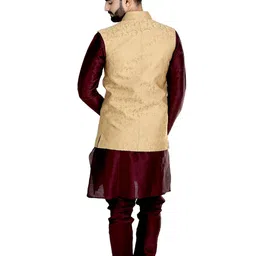 veera paridhaan Men's Raw Silk Standard Length Jacket image 4