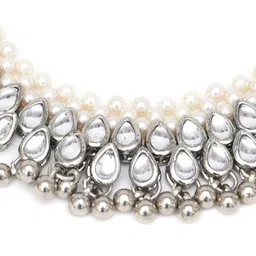 karatcart Oxidised Silver Pearl and Drop Kundan Studded Anklet for Women image 4