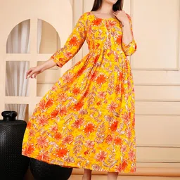 Women's Cotton Fabric 3/4 Sleeves Round Neck Flower Printed Anarkali Maternity Kurti with Double Side Zipper image 2