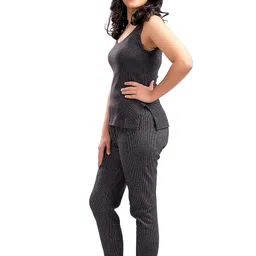 sanya Women's Cut Sleeve Pattern Cotton Thermal Top and Lower Set image 4