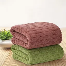 UrbanLeaf Microfiber Large Bath Towel | Quick Dry Super Absorbent - Bath Towel for Men and Women | Coral & Green Stripe | Towel for Bath, Travel, Gym, Beach, Pool, and Yoga (70 X 140 CMs) image 4