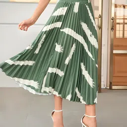 otabu | Stylish Elegance | Printed Midi Skirt | Featuring Elegant Pleats | A-Line Hemline for a Classic Look image 4