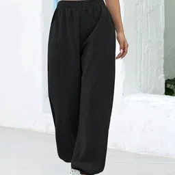 kateclo Women's Relaxed Sweatpants image 2