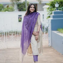 gosriki Women's Rayon Blend Straight Solid Kurta with Pant & Dupatta image 3