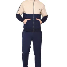 caracas Chroma Tracksuit: Embrace the Dual-Tone Revolution image 4