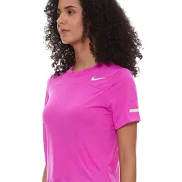 nike Women's Regular Fit Short Sleeve TOP image 3