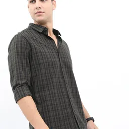 highlander Men's Checkered Slim Fit Shirt image 4