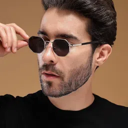 voyage Gradient Black & Clear Square Sunglasses for Women image 3