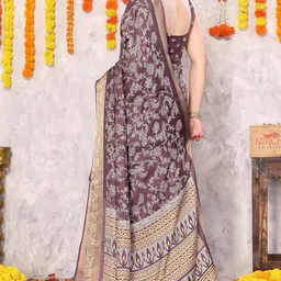 mirchi fashion Women's Silk Blend Floral Printed Saree with Blouse Piece image 3
