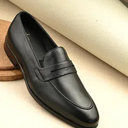 egoss Aspeerio Rover Premium Genuine Leather Loafer Formal Shoes for Men image 2