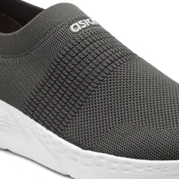 asian Men Pull On Walking Shoes image 4