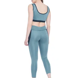 clovia Women'S Snug Fit Active Mid-Rise Ankle-Length Tights & Padded Non Wired Sports Bra In Light Blue image 4