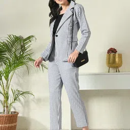 euphoria wardrobe Women's Formal Blazer and Pant Set with Lapel Collar, Regular Fit, Office Wear, Breathable Fabric, 3-Piece Set Including Cami image 4