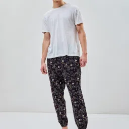 bewakoof Men's Black All Over Printed Pyjamas image 5