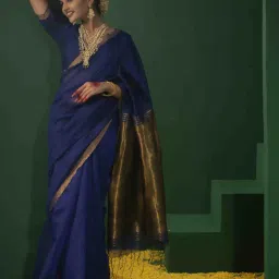 Triyah Navy Plain Saree With Unstitched Blouse image 5