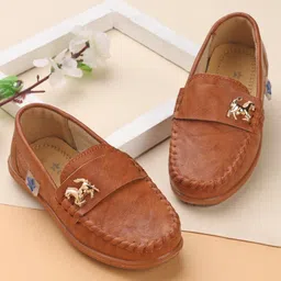 Cute Walk by Babyhug Slip On Solid Formal & Partywear Shoes with Horse Applique - Camel Brown-image-5