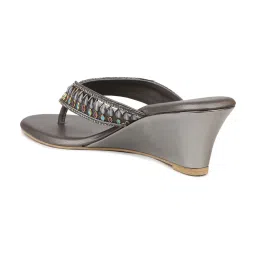 Inc.5 Women's Pewter Thong Wedges image 5