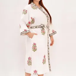POORAK Pink Floral Printed Tie-Ups Knee Length Cotton Bath Robe image 3