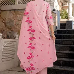 BE IN TEXO FAB Women Floral Printed Regular Thread Work Chanderi Cotton Kurta with Trousers & With Dupatta image 3