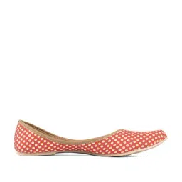 Desi Colour Women's Coral Ethnic Juttis-picture-17