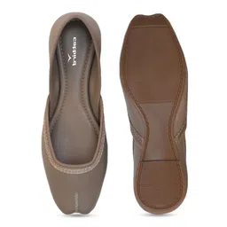 CATBIRD Women Embellished Ethnic Mojaris With Embroidered image 5