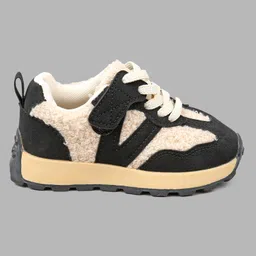 Babyoye Sneakers with Lace Up Closure - Black image 4