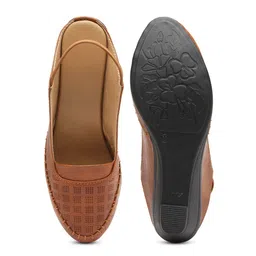 DEAS Women Tan Textured Backstrap Mules With Laser Cuts image 4