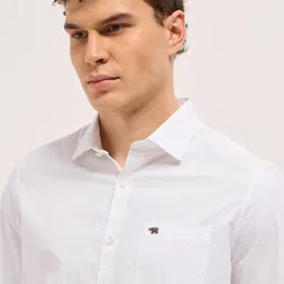 THE BEAR HOUSE Men Solid Spread Collar Cotton Casual Shirt image 4
