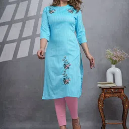 Mehsoos Women Thread Work Kurta image 2