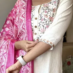 MILAAV Women Floral Embroidered Regular Thread Work Kurta with Trousers & With Dupatta image 2