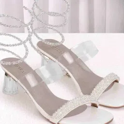 Metro Women's Off White Gladiator Sandals-picture-13