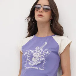 The Roadster Life Co. Graphic Print Contrast Sleeves Pure Cotton Crop Slim Fit T-shirt-image-73