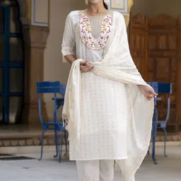 VredeVogel Women Floral Embroidered Regular Chanderi Silk Kurta with Trousers & With Dupatta-picture-16