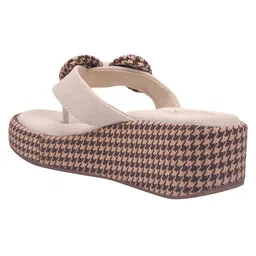 Shoetopia Houndstooth Printed Bow Applique Detailed Low Wedge Sandals - Brown image 3